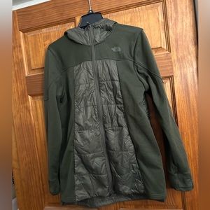 The North Face Green puffer/lightweight hooded jacket - size L
